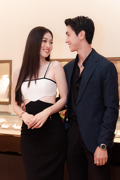Ảnh vui sao Việt 11-8: Lê Dương Bảo Lâm hú hồn khi Cris Phan hôn - Ảnh 3. Ảnh vui sao Việt 11-8: Lê Dương Bảo Lâm hú hồn khi Cris Phan hôn - Ảnh 3.