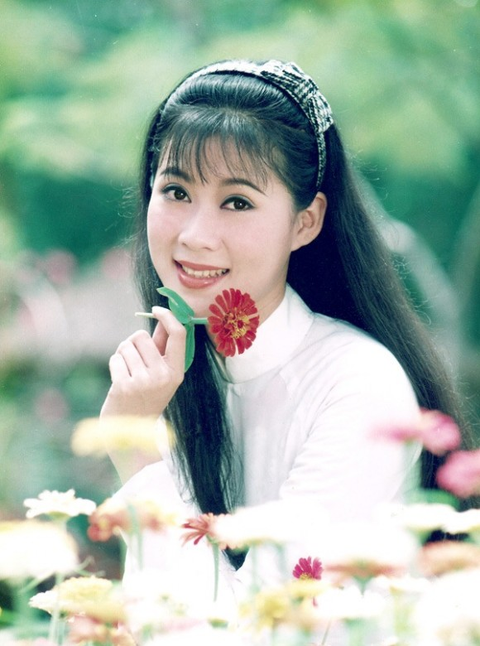 Các nữ hoàng ảnh lịch ngày ấy, bây giờ: Diễm My, Diễm Hương, Việt Trinh, Thu Hà - Ảnh 7. Các nữ hoàng ảnh lịch ngày ấy, bây giờ: Diễm My, Diễm Hương, Việt Trinh, Thu Hà - Ảnh 7.