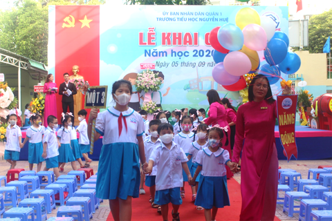 Học sinh TP.HCM tựu trường ngày 22-8, chính thức học từ 5-9 - Ảnh 1. Học sinh TP.HCM tựu trường ngày 22-8, chính thức học từ 5-9 - Ảnh 1.