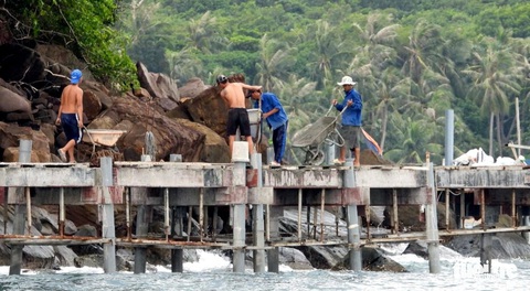 Khu bảo tồn biển Phú Quốc: Tràn lan công trình trái phép - Ảnh 1. Khu bảo tồn biển Phú Quốc: Tràn lan công trình trái phép - Ảnh 1.
