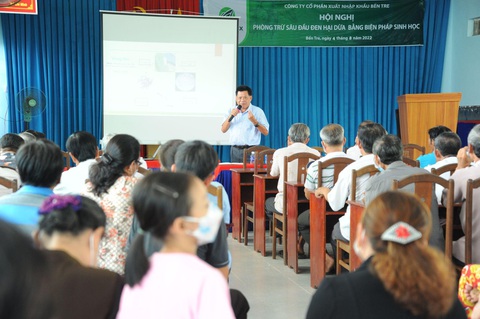 Cùng người dân tỉnh Bến Tre phòng trừ sâu đầu đen bằng biện pháp sinh học - Ảnh 1. Cùng người dân tỉnh Bến Tre phòng trừ sâu đầu đen bằng biện pháp sinh học - Ảnh 1.