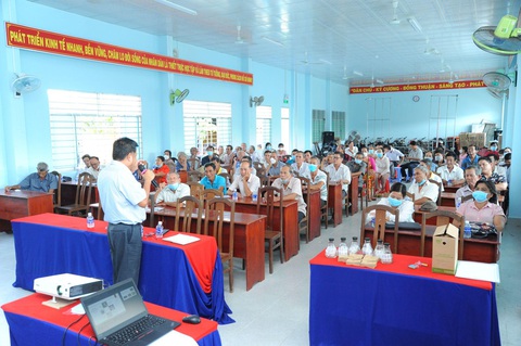 Cùng người dân tỉnh Bến Tre phòng trừ sâu đầu đen bằng biện pháp sinh học - Ảnh 2. Cùng người dân tỉnh Bến Tre phòng trừ sâu đầu đen bằng biện pháp sinh học - Ảnh 2.