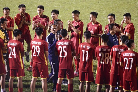 U19 Việt Nam có hành động fair-play với Thái Lan và Malaysia - Ảnh 2. U19 Việt Nam có hành động fair-play với Thái Lan và Malaysia - Ảnh 2.