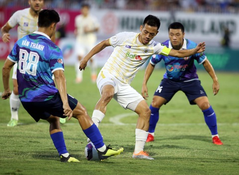 V-League 2022: Lộ dần nhà vô địch lượt đi - Ảnh 1. V-League 2022: Lộ dần nhà vô địch lượt đi - Ảnh 1.