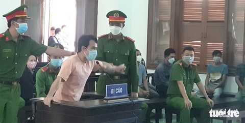Bị cáo giết 3 người trong nhà vợ cũ bị đề nghị án tử hình - Ảnh 1. Bị cáo giết 3 người trong nhà vợ cũ bị đề nghị án tử hình - Ảnh 1.
