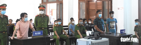 Bị cáo giết 3 người trong nhà vợ cũ bị đề nghị án tử hình - Ảnh 3. Bị cáo giết 3 người trong nhà vợ cũ bị đề nghị án tử hình - Ảnh 3.