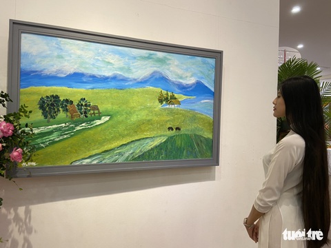 Trung tướng, nhà báo Hữu Ước: ‘Tranh của tôi đẹp chứ, lại có tư tưởng’ - Ảnh 3. Trung tướng, nhà báo Hữu Ước: ‘Tranh của tôi đẹp chứ, lại có tư tưởng’ - Ảnh 3.