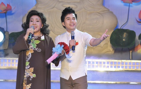 Nghệ sĩ hát mùa Vu Lan: Rưng rưng một tình yêu mẹ, yêu gia đình - Ảnh 2. Nghệ sĩ hát mùa Vu Lan: Rưng rưng một tình yêu mẹ, yêu gia đình - Ảnh 2.
