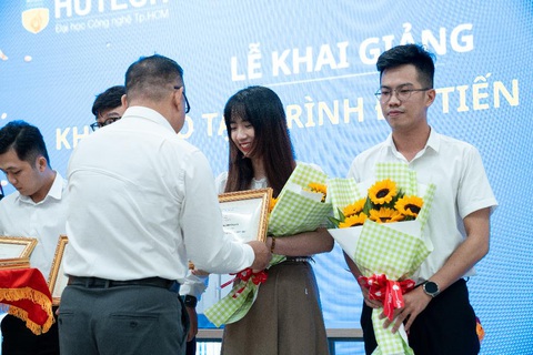 HUTECH khai giảng khóa đào tạo thạc sĩ với 240 học viên, nhận hồ sơ đợt tiếp theo - Ảnh 2. HUTECH khai giảng khóa đào tạo thạc sĩ với 240 học viên, nhận hồ sơ đợt tiếp theo - Ảnh 2.