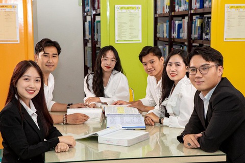 HUTECH khai giảng khóa đào tạo thạc sĩ với 240 học viên, nhận hồ sơ đợt tiếp theo - Ảnh 3. HUTECH khai giảng khóa đào tạo thạc sĩ với 240 học viên, nhận hồ sơ đợt tiếp theo - Ảnh 3.