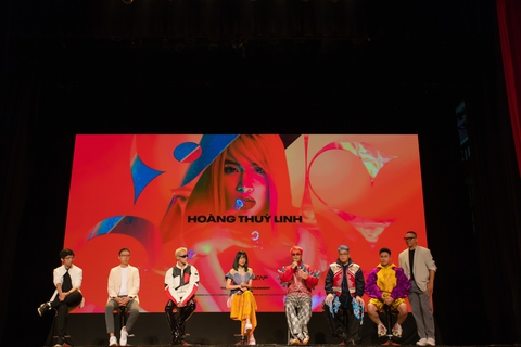 Ra mắt album phòng thu thứ 4, Hoàng Thùy Linh bàng hoàng nhận ra chưa có liveshow nào! - Ảnh 3. Ra mắt album phòng thu thứ 4, Hoàng Thùy Linh bàng hoàng nhận ra chưa có liveshow nào! - Ảnh 3.