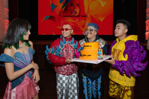 Ra mắt album phòng thu thứ 4, Hoàng Thùy Linh bàng hoàng nhận ra chưa có liveshow nào! - Ảnh 5. Ra mắt album phòng thu thứ 4, Hoàng Thùy Linh bàng hoàng nhận ra chưa có liveshow nào! - Ảnh 5.