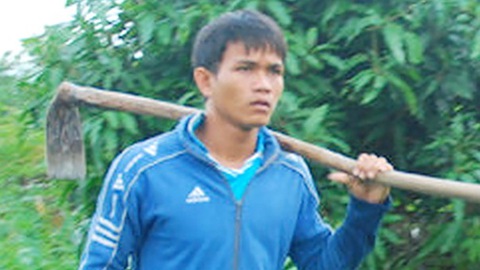 Thầy giáo đầu tiên của buôn Trinh - Ảnh 1. Thầy giáo đầu tiên của buôn Trinh - Ảnh 1.
