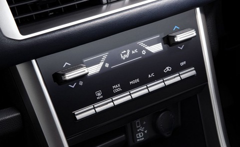 Mitsubishi Xpander Cross 2023 ra mắt: Lai Xpander với Triton, bản SUV hóa cho người chán MPV - Ảnh 14. Mitsubishi Xpander Cross 2023 ra mắt: Lai Xpander với Triton, bản SUV hóa cho người chán MPV - Ảnh 14.