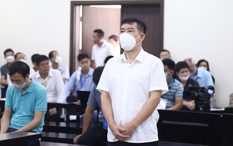 Cựu trưởng Công an quận Tây Hồ Phùng Anh Lê kháng cáo kêu oan - Ảnh 1. Cựu trưởng Công an quận Tây Hồ Phùng Anh Lê kháng cáo kêu oan - Ảnh 1.