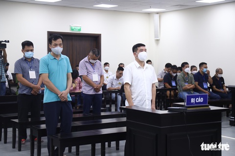 Cựu trưởng Công an quận Tây Hồ Phùng Anh Lê bị đề nghị 9-10 năm tù - Ảnh 3. Cựu trưởng Công an quận Tây Hồ Phùng Anh Lê bị đề nghị 9-10 năm tù - Ảnh 3.