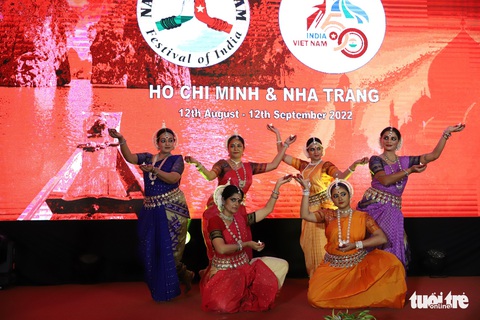 Lễ hội Xin chào Việt Nam khai mạc, diễn viên Cô dâu 8 tuổi sang giao lưu - Ảnh 2. Lễ hội Xin chào Việt Nam khai mạc, diễn viên Cô dâu 8 tuổi sang giao lưu - Ảnh 2.