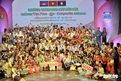 Thường trực Ban Bí thư Võ Văn Thưởng dự chương trình giao lưu văn hóa thiếu nhi 3 nước - Ảnh 3. Thường trực Ban Bí thư Võ Văn Thưởng dự chương trình giao lưu văn hóa thiếu nhi 3 nước - Ảnh 3.