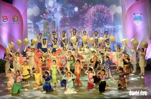 Thường trực Ban Bí thư Võ Văn Thưởng dự chương trình giao lưu văn hóa thiếu nhi 3 nước - Ảnh 5. Thường trực Ban Bí thư Võ Văn Thưởng dự chương trình giao lưu văn hóa thiếu nhi 3 nước - Ảnh 5.