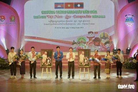 Thường trực Ban Bí thư Võ Văn Thưởng dự chương trình giao lưu văn hóa thiếu nhi 3 nước - Ảnh 2. Thường trực Ban Bí thư Võ Văn Thưởng dự chương trình giao lưu văn hóa thiếu nhi 3 nước - Ảnh 2.