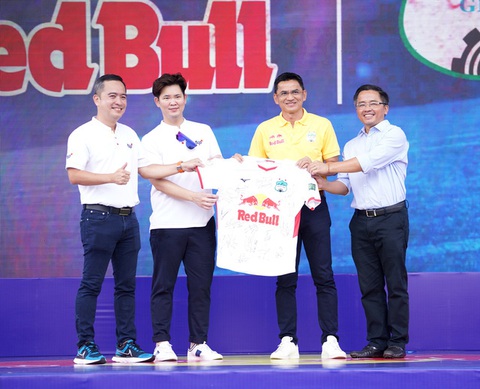 6.000 thí sinh miền Bắc tham gia tuyển chọn tài năng bóng đá của CLB Hoàng Anh Gia Lai - Ảnh 2. 6.000 thí sinh miền Bắc tham gia tuyển chọn tài năng bóng đá của CLB Hoàng Anh Gia Lai - Ảnh 2.