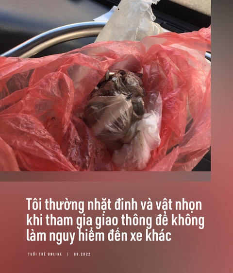 Tài xế xe buýt giúp đẩy limousine giải ách tắc trên cầu Vĩnh Tuy: Ai cũng mệt nhưng vui - Ảnh 3. Tài xế xe buýt giúp đẩy limousine giải ách tắc trên cầu Vĩnh Tuy: Ai cũng mệt nhưng vui - Ảnh 3.