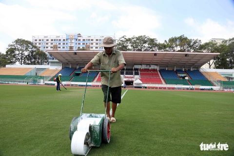 TP.HCM: Tìm... sân cho bóng đá cất cánh - Ảnh 2. TP.HCM: Tìm... sân cho bóng đá cất cánh - Ảnh 2.