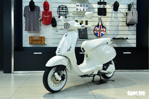 Vespa Sprint Justin Bieber khan hàng, dân buôn hét giá chênh cả trăm triệu - Ảnh 2. Vespa Sprint Justin Bieber khan hàng, dân buôn hét giá chênh cả trăm triệu - Ảnh 2.