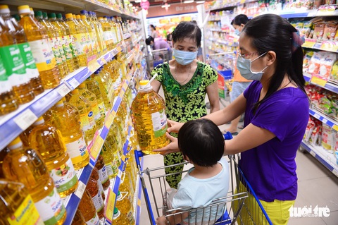 Nhiều mặt hàng đã chịu giảm giá - Ảnh 1. Nhiều mặt hàng đã chịu giảm giá - Ảnh 1.