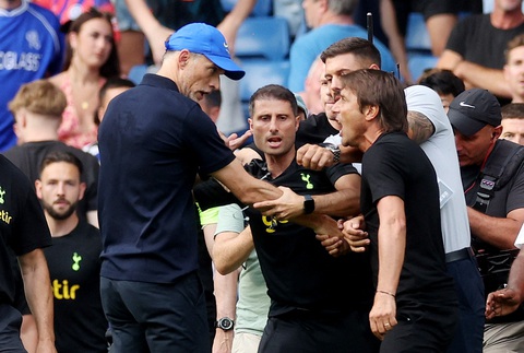 HLV Conte và Tuchel suýt đánh nhau, cùng lãnh thẻ đỏ - Ảnh 1. HLV Conte và Tuchel suýt đánh nhau, cùng lãnh thẻ đỏ - Ảnh 1.