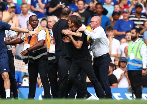 HLV Conte và Tuchel suýt đánh nhau, cùng lãnh thẻ đỏ - Ảnh 2. HLV Conte và Tuchel suýt đánh nhau, cùng lãnh thẻ đỏ - Ảnh 2.