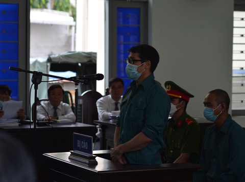 Xét xử trùm cuối trong vụ buôn lậu xăng dầu nghìn tỉ ở Bình Thuận - Ảnh 1. Xét xử trùm cuối trong vụ buôn lậu xăng dầu nghìn tỉ ở Bình Thuận - Ảnh 1.