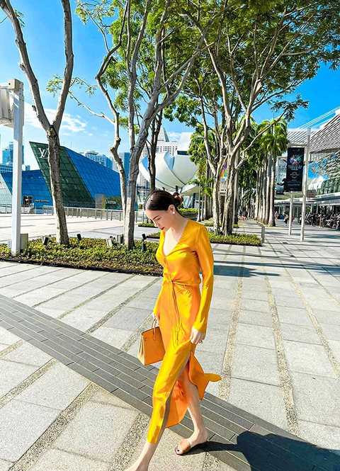 Ảnh vui sao Việt 15-8: Nhã Phương dí dỏm ‘đọ sắc’ cùng chị gái - Ảnh 2. Ảnh vui sao Việt 15-8: Nhã Phương dí dỏm ‘đọ sắc’ cùng chị gái - Ảnh 2.