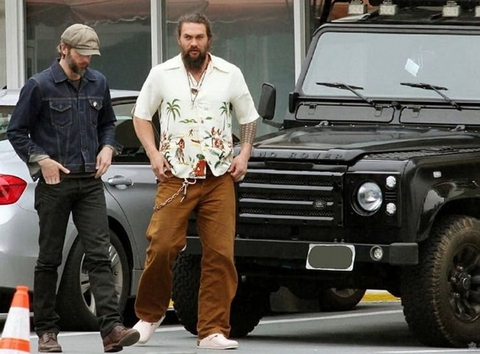 Bộ sưu tập xe của ‘Aquaman’ Jason Momoa: Khiêm tốn một cách khó tin - Ảnh 4. Bộ sưu tập xe của ‘Aquaman’ Jason Momoa: Khiêm tốn một cách khó tin - Ảnh 4.