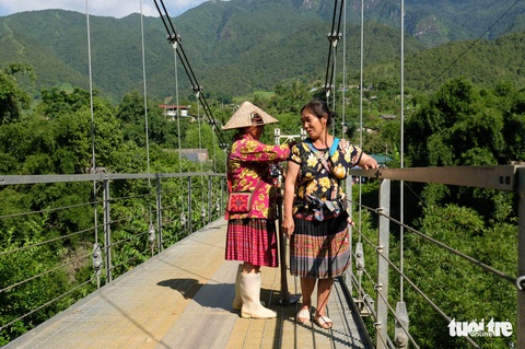 Trở lại cây cầu Chu Va định mệnh - Ảnh 3. Trở lại cây cầu Chu Va định mệnh - Ảnh 3.