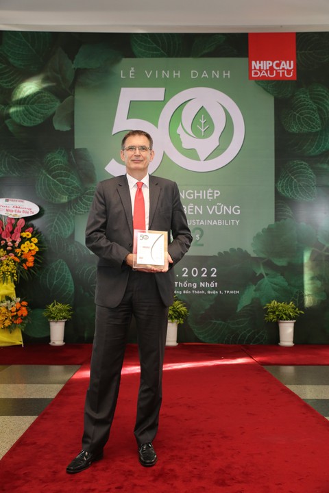 INSEE Việt Nam vào Top 50 doanh nghiệp phát triển bền vững 2022 - Ảnh 2. INSEE Việt Nam vào Top 50 doanh nghiệp phát triển bền vững 2022 - Ảnh 2.