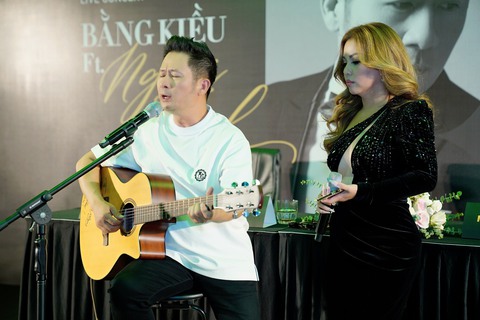 Minh Dự dùng nhuận bút lập quỹ khuyến học; Thanh Duy tiết kiệm tiền làm live show - Ảnh 3. Minh Dự dùng nhuận bút lập quỹ khuyến học; Thanh Duy tiết kiệm tiền làm live show - Ảnh 3.