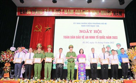 Ngày hội Toàn dân bảo vệ an ninh Tổ quốc tại phường Bồ Đề, quận Long Biên, Hà Nội - Ảnh 1. Ngày hội Toàn dân bảo vệ an ninh Tổ quốc tại phường Bồ Đề, quận Long Biên, Hà Nội - Ảnh 1.