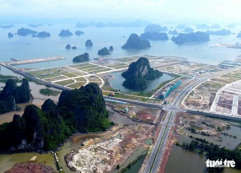 Về khu đô thị có ‘hòn non bộ’ ở Vân Đồn, Quảng Ninh nói gì? - Ảnh 1. Về khu đô thị có ‘hòn non bộ’ ở Vân Đồn, Quảng Ninh nói gì? - Ảnh 1.