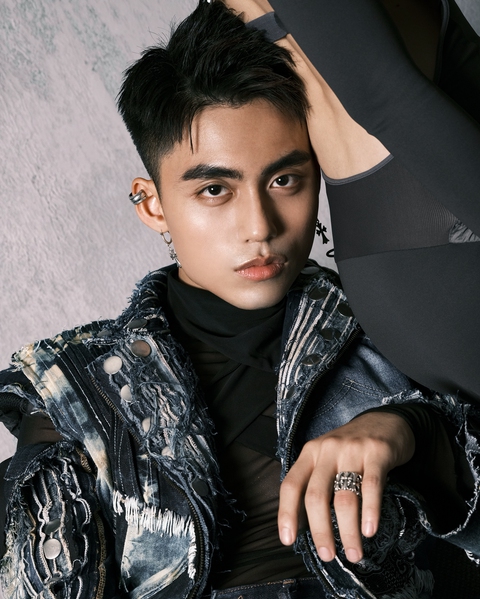 MONO lại chơi lớn, kể chuyện tình yêu bằng full album - Ảnh 3. MONO lại chơi lớn, kể chuyện tình yêu bằng full album - Ảnh 3.