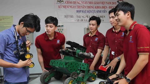 Tự chủ đại học và học phí: Nguồn thu đại học các nước đến từ đâu? - Ảnh 1. Tự chủ đại học và học phí: Nguồn thu đại học các nước đến từ đâu? - Ảnh 1.