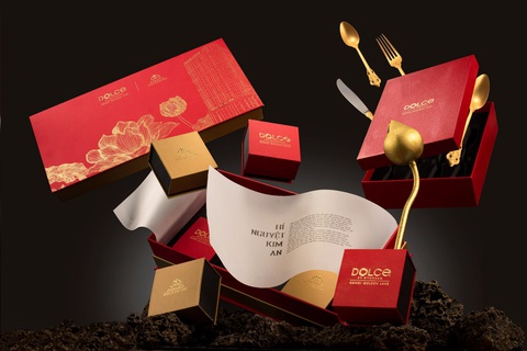 Bánh trung thu phủ vàng 24k: Lựa chọn mới cho mùa trăng rằm - Ảnh 3. Bánh trung thu phủ vàng 24k: Lựa chọn mới cho mùa trăng rằm - Ảnh 3.