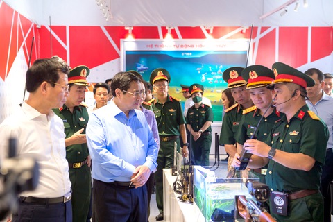 Sau 30 năm, Viettel đã trở thành tập đoàn kinh tế nhà nước hàng đầu Việt Nam - Ảnh 1. Sau 30 năm, Viettel đã trở thành tập đoàn kinh tế nhà nước hàng đầu Việt Nam - Ảnh 1.