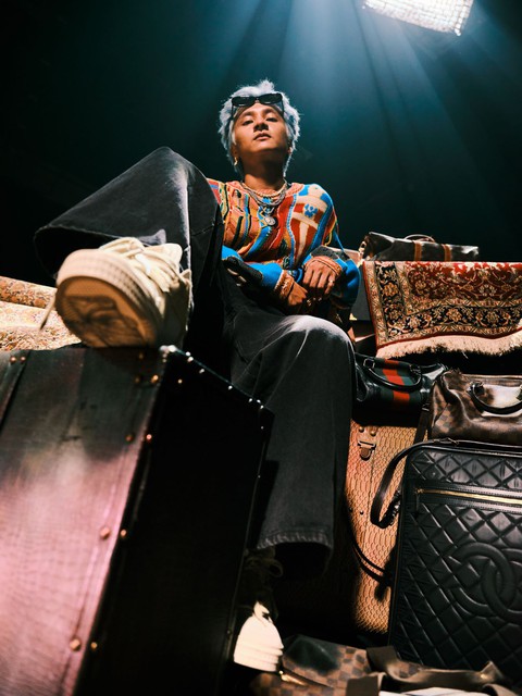 16 Typh cùng Touliver rải flow triệu đô trong MV Million Dollar Boy - Ảnh 3. 16 Typh cùng Touliver rải flow triệu đô trong MV Million Dollar Boy - Ảnh 3.