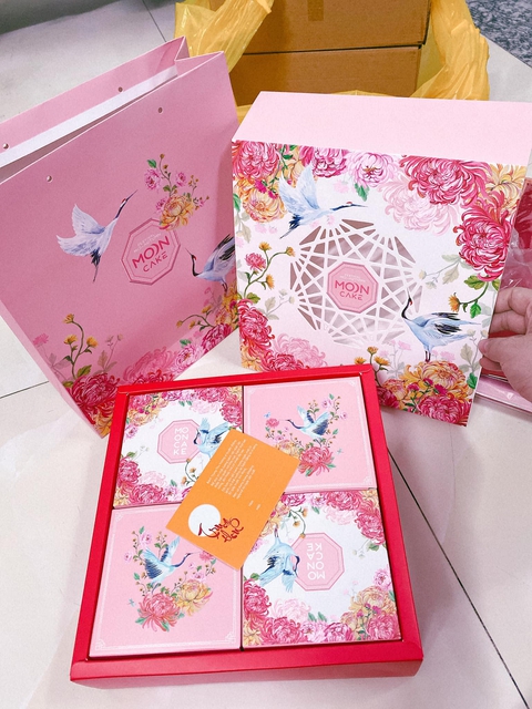 Tỉ mỉ làm bánh trung thu biếu ông bà nhưng gặp tai nạn khó đỡ - Ảnh 2. Tỉ mỉ làm bánh trung thu biếu ông bà nhưng gặp tai nạn khó đỡ - Ảnh 2.