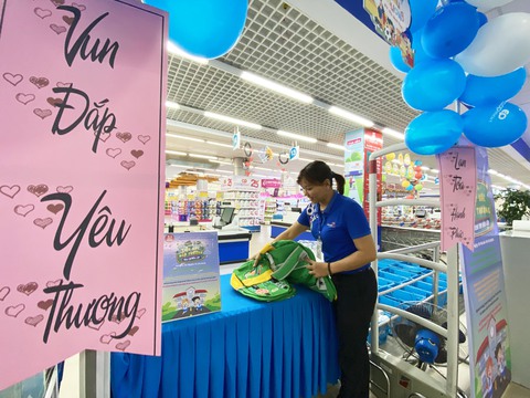 Tặng đồ cũ (12) Tặng đồ cũ (12)