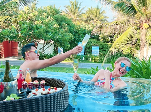 Ảnh vui sao Việt 17-8: Hà Đức Chinh dí dỏm bên Bảo Hân - Ảnh 8. Ảnh vui sao Việt 17-8: Hà Đức Chinh dí dỏm bên Bảo Hân - Ảnh 8.