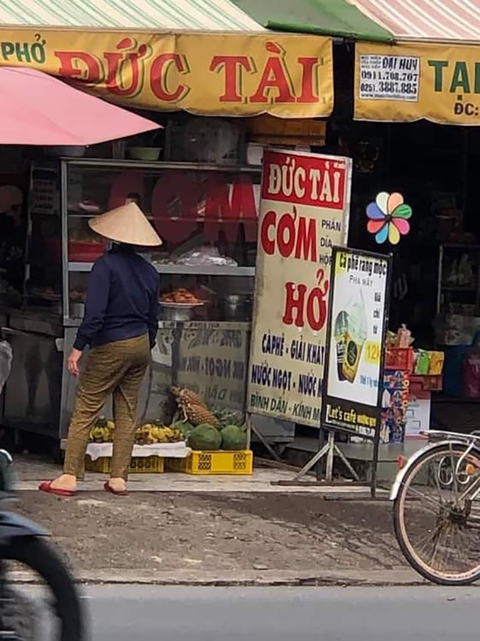 Ảnh vui 18-8: Quả lưới bắt cá chất lượng cao khiến hội chị em giật mình - Ảnh 2. Ảnh vui 18-8: Quả lưới bắt cá chất lượng cao khiến hội chị em giật mình - Ảnh 2.