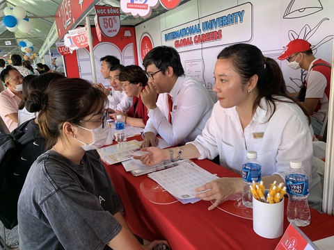 Đăng ký xét tuyển đại học: Nhiều rủi ro khi đăng ký giờ chót - Ảnh 1. Đăng ký xét tuyển đại học: Nhiều rủi ro khi đăng ký giờ chót - Ảnh 1.