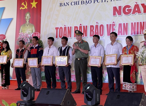 Cần nhân thêm nhiều điểm sáng toàn dân bảo vệ Tổ quốc như Ea Sol - Ảnh 5. Cần nhân thêm nhiều điểm sáng toàn dân bảo vệ Tổ quốc như Ea Sol - Ảnh 5.